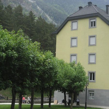 Albergue Turistico Rio Aragon 칸프랑크 외부 사진