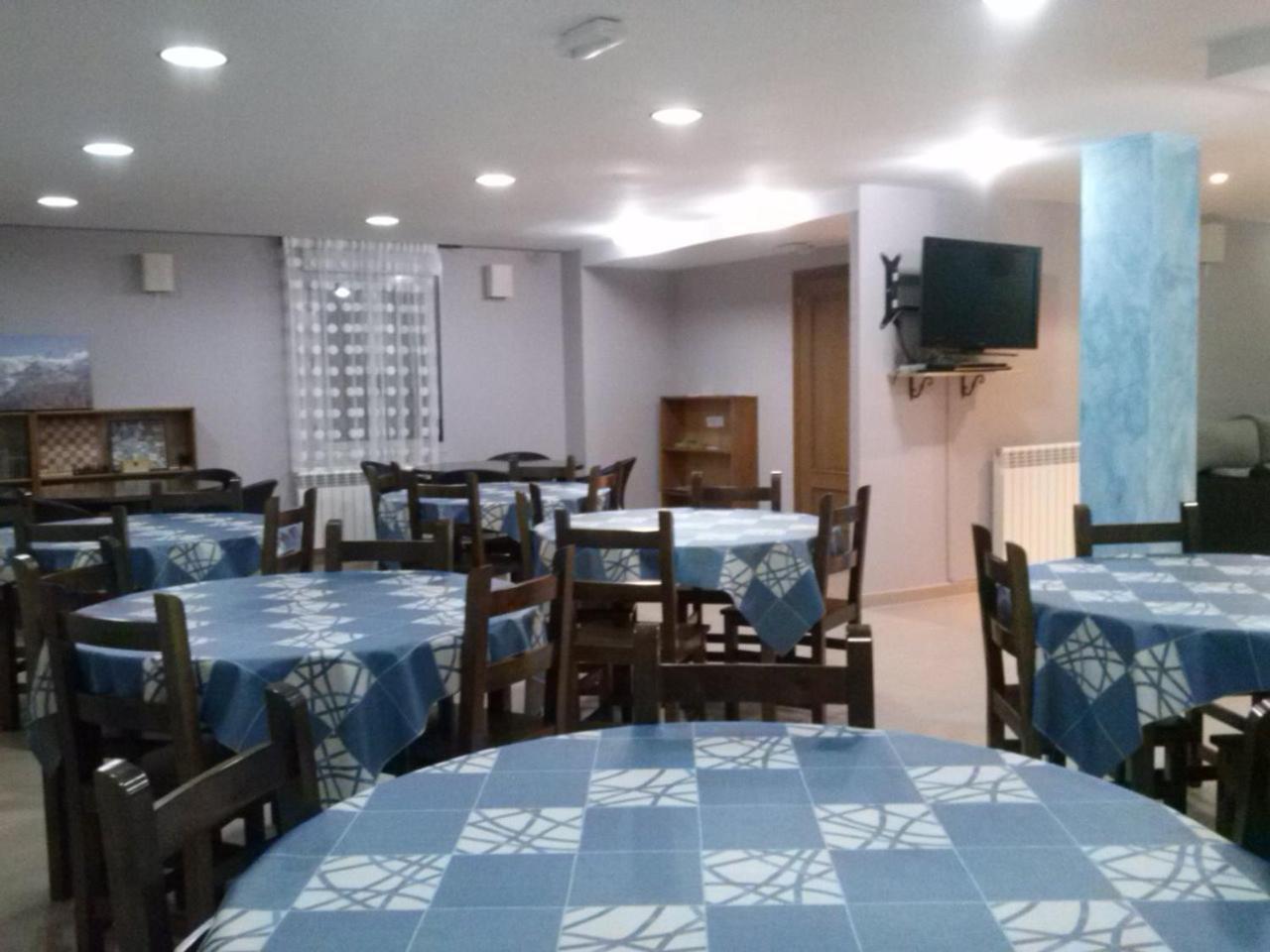 Albergue Turistico Rio Aragon 칸프랑크 외부 사진