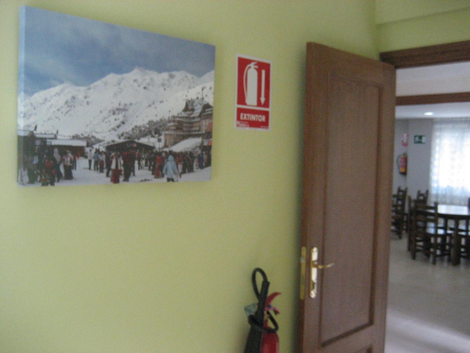 Albergue Turistico Rio Aragon 칸프랑크 외부 사진