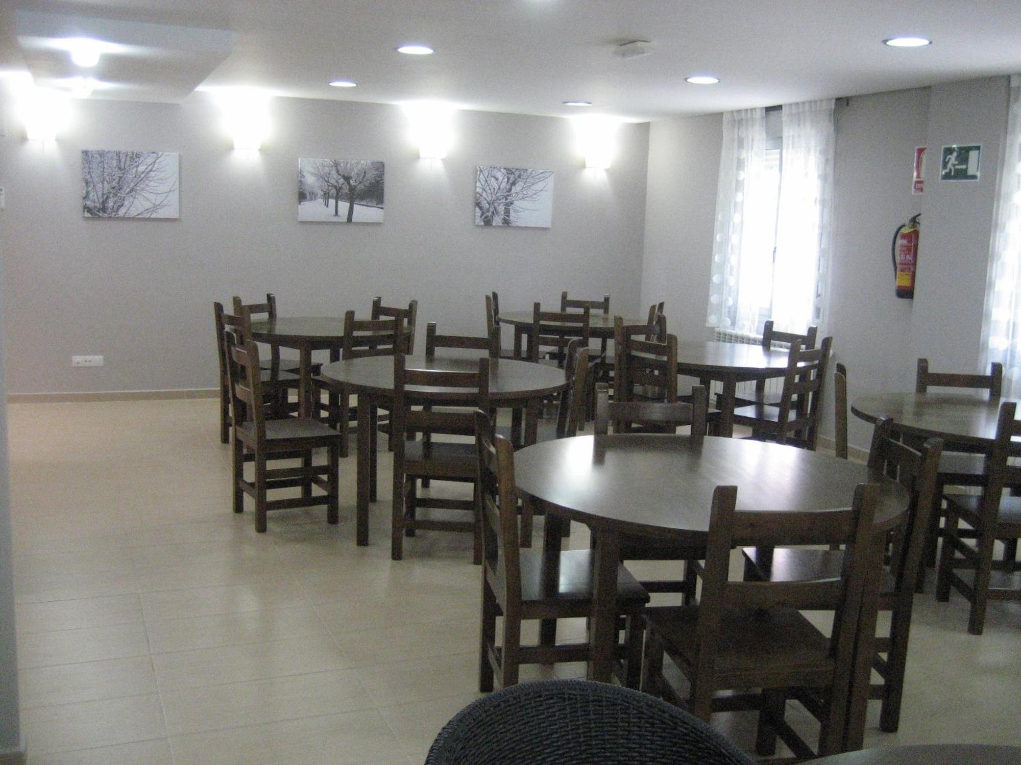 Albergue Turistico Rio Aragon 칸프랑크 외부 사진